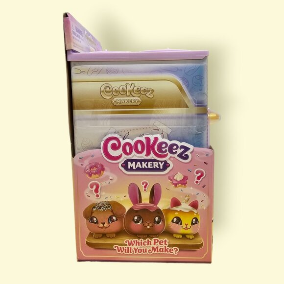 Cookeez Makery Sweet Treatz Oven Playset (Target Exclusive) - Picture 5 of 6